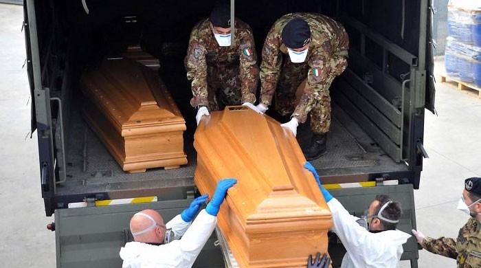 دنیا میں کورونا سے ہلاک افراد کی تعداد 2 لاکھ 39 ہزار تک پہنچ گئی