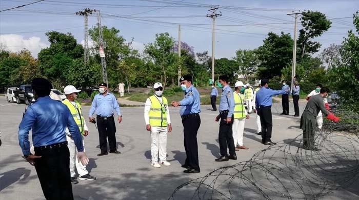 ملک میں کورونا سے اب تک مزید 24 اموات، ہلاکتیں 385 اور مجموعی کیسز 16800 سے تجاوز کر گئے