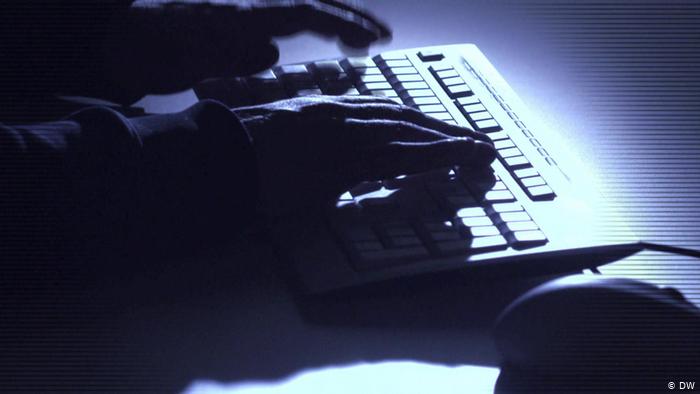 جرمن آئین غیر ملکیوں کو بھی تحفظ فراہم کرتا ہے، مگر کیسے؟