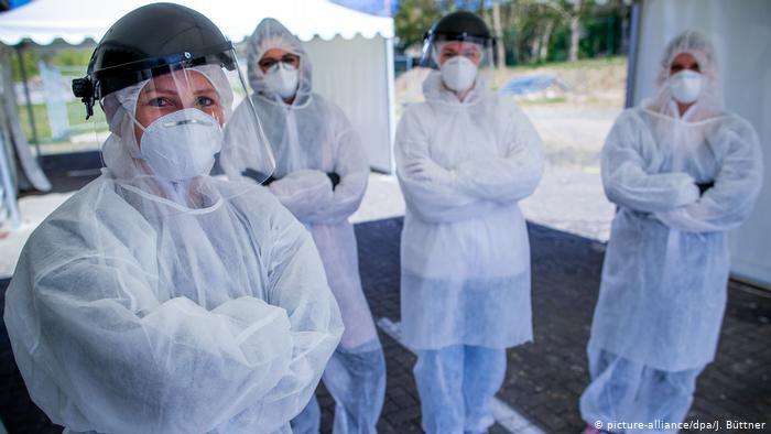 کورونا کی اموات میں برطانیہ نے اٹلی کو کیسے پیچھے چھوڑ دیا؟