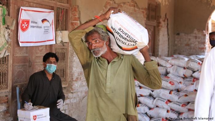 Help Pakistani Citizens