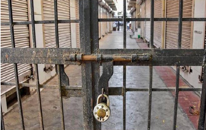 اب بتاؤ قیدیوں سی زندگی کیسی لگی ؟؟