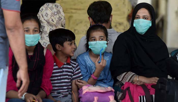 حکومت نے رش والے مقامات پر ماسک پہننا لازمی قرار دے دیا