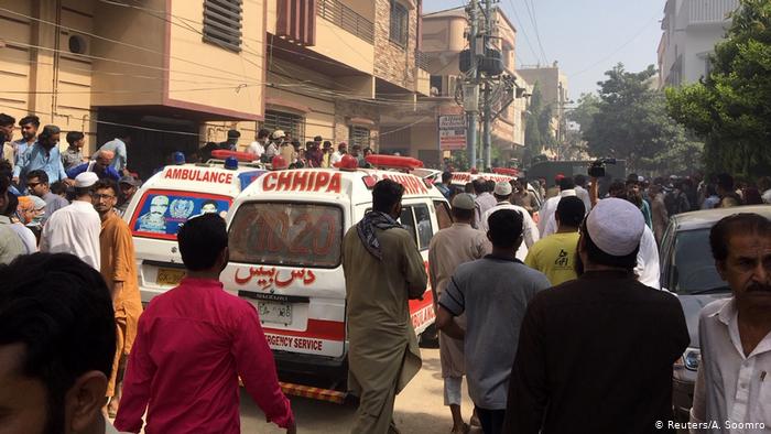 میں ملبے میں ماں کو ڈھونڈ رہا تھا، لوگ سیلفی بنا رہے تھے