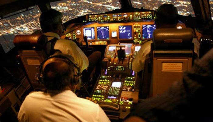 پائلٹ ’مے ڈے‘ کال کب دیتا ہے اور اس کا مطلب کیا ہے؟