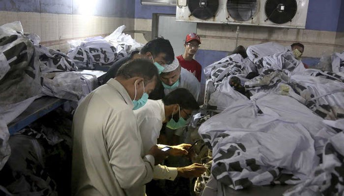 طیارہ حادثے میں جاں بحق ہونے والے 74 افراد کی میتیں ورثا کے حوالے