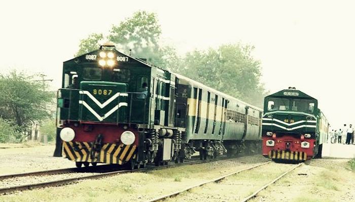 دو ماہ کی بندش کے بعد ملک بھر میں ٹرینیں چلنا شروع