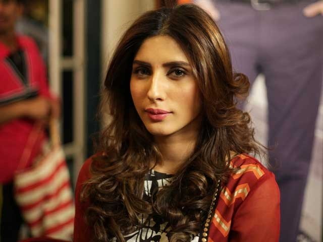 اداکارہ عظمیٰ خان کو ہراساں کیے جانے کی ویڈیو وائرل