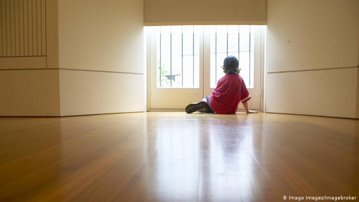 جرمنی : حکام کی آنکھوں تلے بچوں کے ساتھ جنسی زیادتی