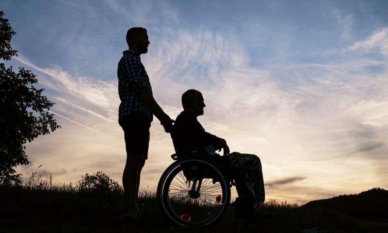 معذور افراد کی امداد کے لئے مخیر حضرات میدان میں