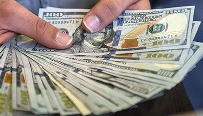 کاروباری ہفتے میں انٹربینک میں ڈالر 94 پیسے مہنگا ہو گیا