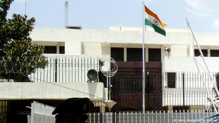 پاکستان میں ’لاپتہ‘ بھارتی اہلکار حادثے کے بعد فرار ہونے کی کوشش میں تھے