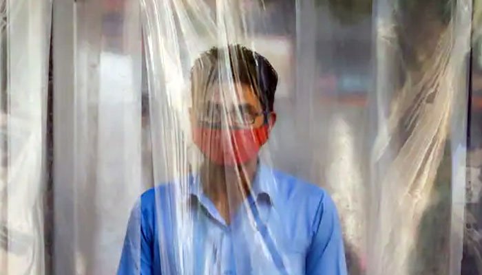 پنجاب میں سرکاری دفاتر سمیت دیگر مقامات پر ماسک پہننا لازمی قرار