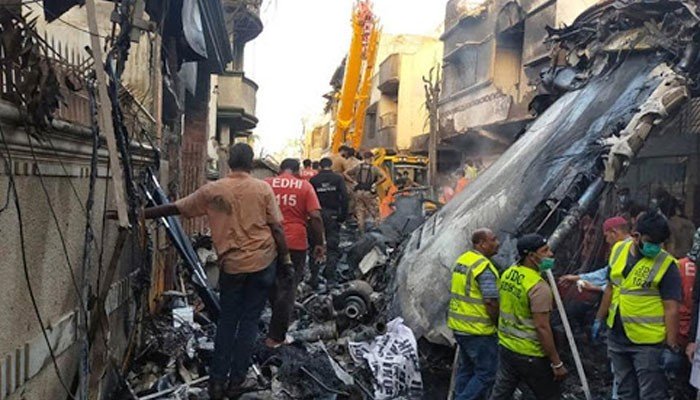 طیارہ حادثہ: جہاز کے کپتان نے ائیر ٹریفک کنٹرولر کی ہدایات پر عمل نہیں کیا، رپورٹ جاری