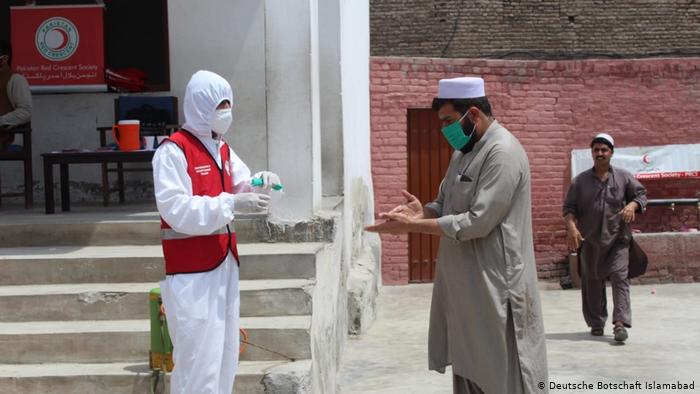 پاکستان، کورونا کیسز اور اموات میں دن بدن اضافہ