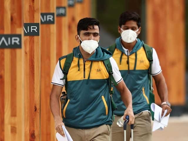 انگلینڈ میں پاکستانی کرکٹرز اور معاون اسٹاف کی کورونا ٹیسٹنگ کا عمل مکمل