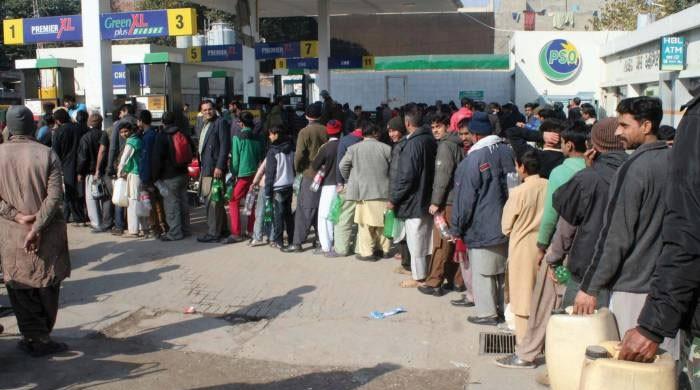 پیٹرول کی قلت: اوگرا کی انفورسمنٹ ٹیمیں ایکشن میں آ گئیں