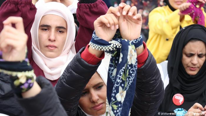 اٹھا لو اِسے اور جو دل کرے وہ کرو