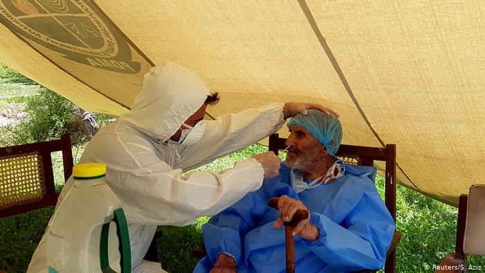 پاکستان، 103 سالہ بزرگ نے کورونا وائرس کو شکست دے دی