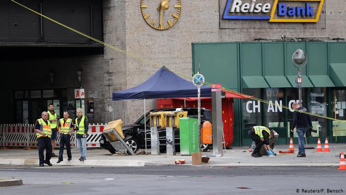 برلن میں گاڑی ہجوم پر چڑھا دی گئی: سات افراد زخمی، ڈرائیور گرفتار