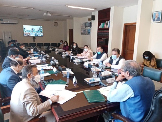 ملک بھر میں ستمبر میں تعلیمی ادارے کھولنے پر اتفاق