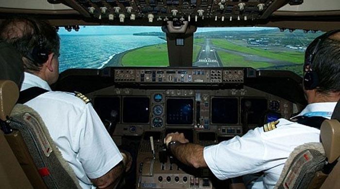 پاکستان کے کسی پائلٹ کے پاس جعلی لائسنس نہیں: ڈی جی سول ایوی ایشن کا انکشاف