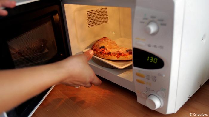 کھانے کی 5 چیزیں جو دوبارہ گرم کرنے سے زہریلی ہو سکتی ہیں