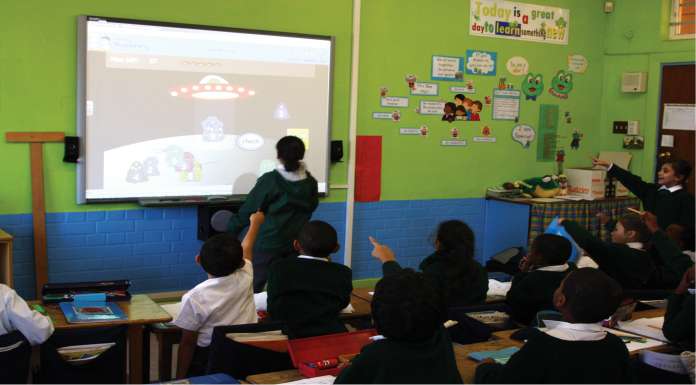 مغربی نظام تعلیم تھوپنے کی ایک اور کوشش