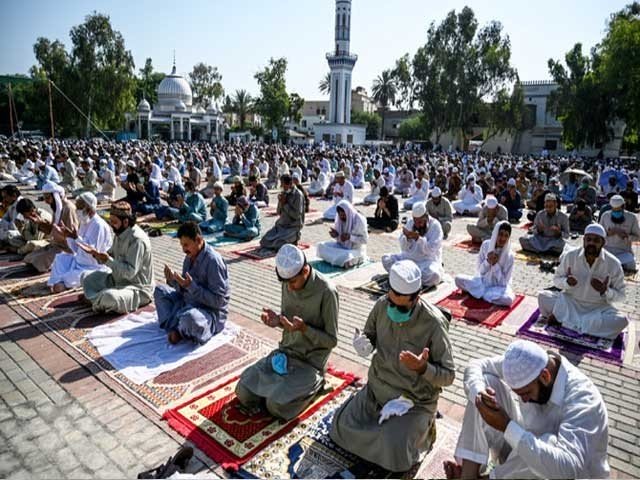 ملک بھر میں عید الاضحیٰ مذہبی عقیدت و احترام کے ساتھ منائی جا رہی ہے