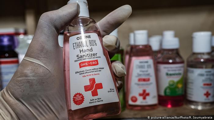 بھارت میں شراب نہ ملنے پر سینیٹائزر پینے سے دس افراد ہلاک