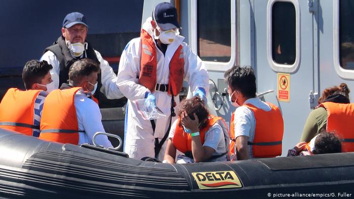 سمندری راستے سے برطانیہ پہنچنے والے مہاجرین میں اضافہ