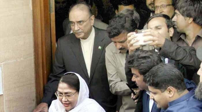 میگا منی لانڈرنگ کیس: آصف زرداری اور فریال تالپور پر فرد جرم عائد