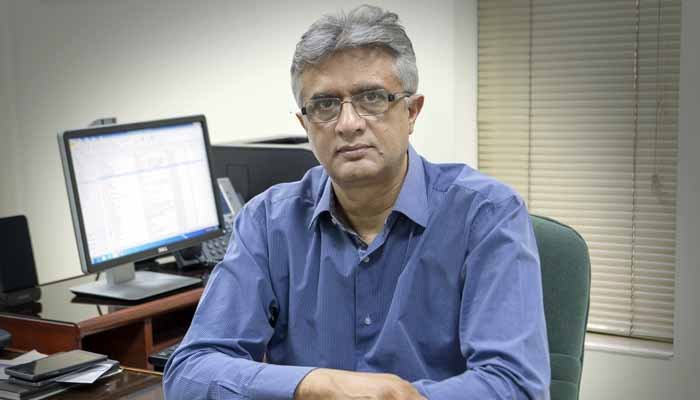 ہم نے ادویات کی قیمتیں اتنی بڑھائی ہیں کہ لوگوں تک پہنچ سکیں: ڈاکٹر فیصل سلطان