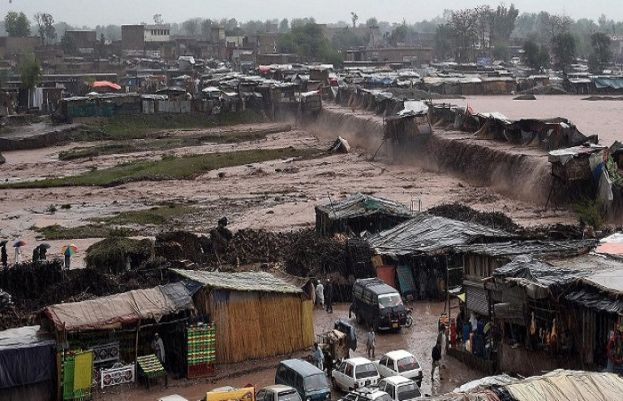 ملک بھر میں بارشوں سے حادثات اور لینڈ سلائیڈنگ، پنجاب اور کے پی میں 29 افراد جاں بحق
