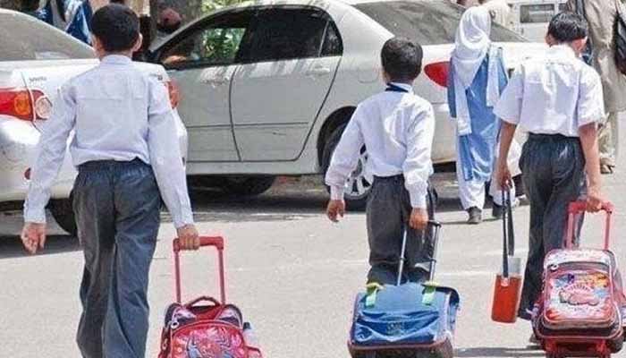 تعلیمی ادارے کھلنے سے کورونا بڑھا تو فیصلہ تبدیل بھی ہو سکتا ہے