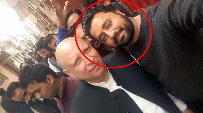 نواز شریف کیخلاف بغاوت کا مقدمہ درج کرانیوالا خود بھی کریمنل ریکارڈ یافتہ نکلا