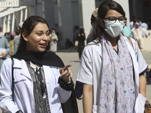 کورونا وبا؛ 24 گھنٹوں میں مزید 17 افراد جاں بحق
