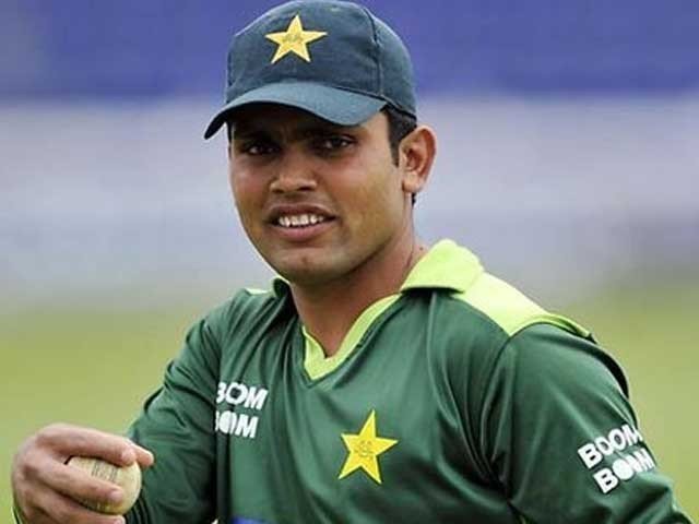 کامران اکمل 100 اسٹمپڈ کرنے والے دنیا کے پہلے وکٹ کیپر بن گئے