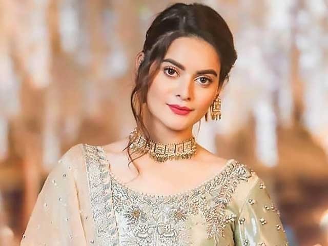 منال خان نے اپنی شادی کی خبروں پر خاموشی توڑ دی