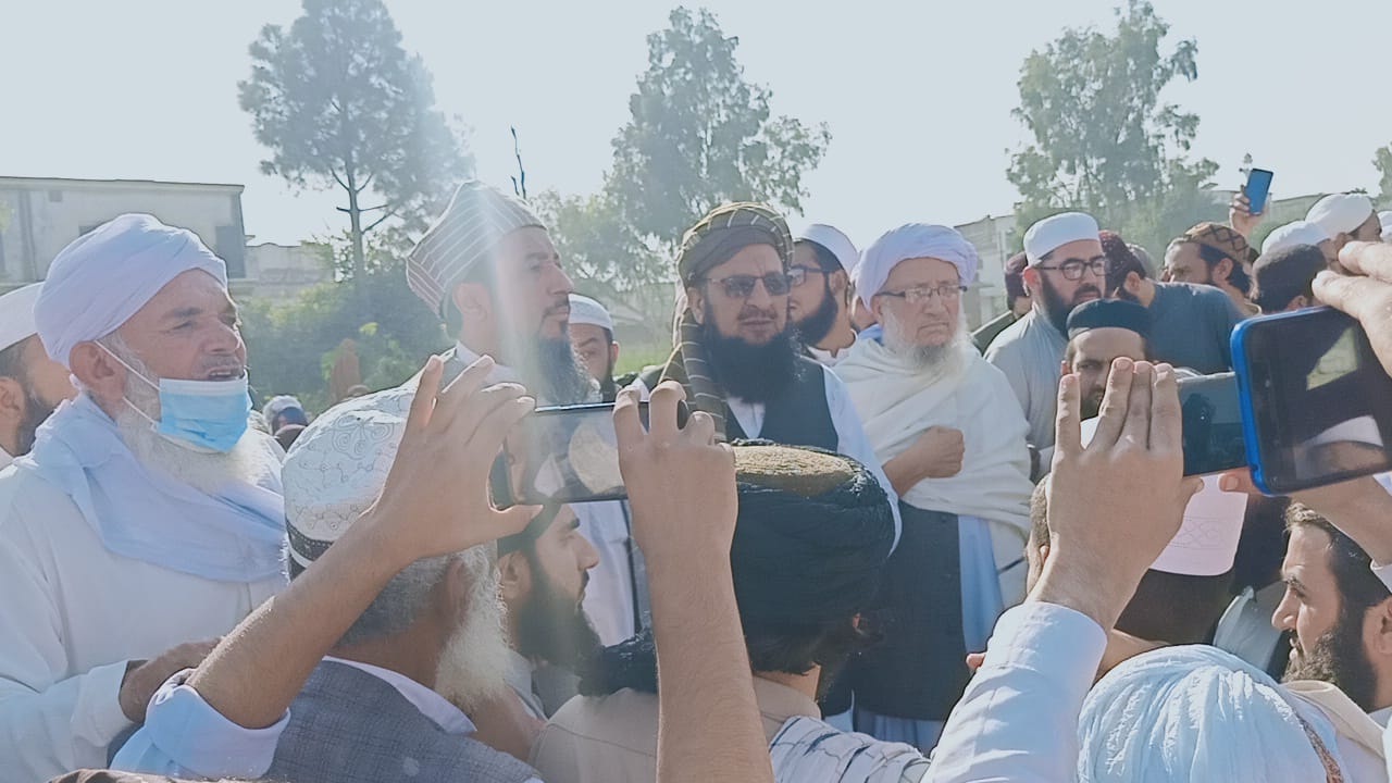 فرانس کے کافروں نے مسلمانوں کے دل چھلنی چھلنی کر دئیے ہیں، او آئی سی  فرانس سے سوشل بائیکاٹ کا اعلان کرے۔  مولانا حامد الحق