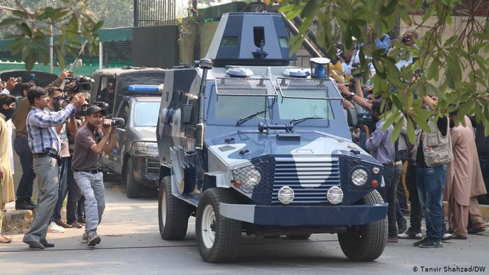 موٹر وے زیادتی کیس: جرائم کو فروغ دینے والا نظام کب بدلے گا؟