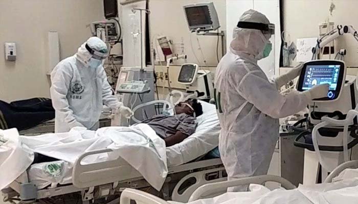 کورونا: پاکستان میں 3 ماہ بعد ایک روز میں سب سے زیادہ 26 ہلاکتیں