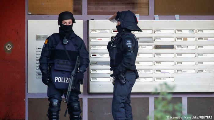 جرمن شہر اوبرہازن میں چاقو سے حملہ، متعدد افراد زخمی