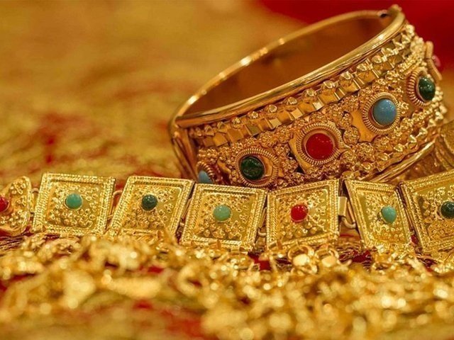 پاکستان میں سونے کی قیمت میں یکدم 2350 روپے کی کمی