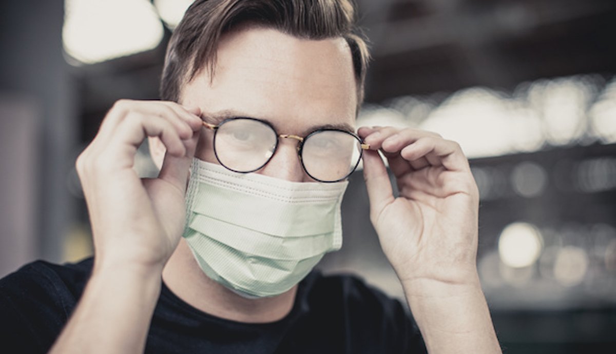 کیا آپ بھی ماسک کی وجہ سے چشمے پر دھند سے پریشان ہیں؟
