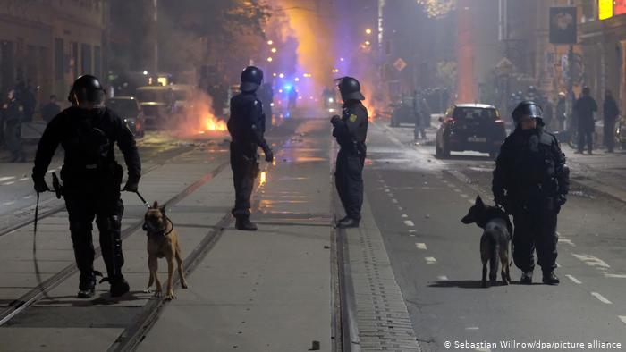 یورپ میں جہادیوں کو کیسے قابو کیا جائے؟