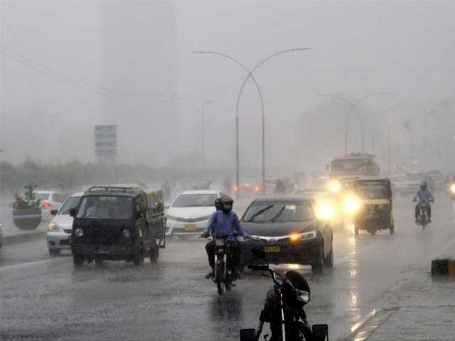 ملک کے مختلف علاقوں میں بارش، سردی میں اضافہ ہو گیا