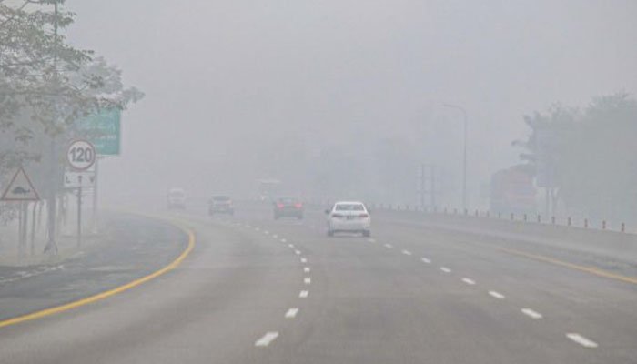 دھند کے باعث موٹر وے ایم 3 لاہور سے سمندری تک اور لاہور سیالکوٹ موٹروے بند