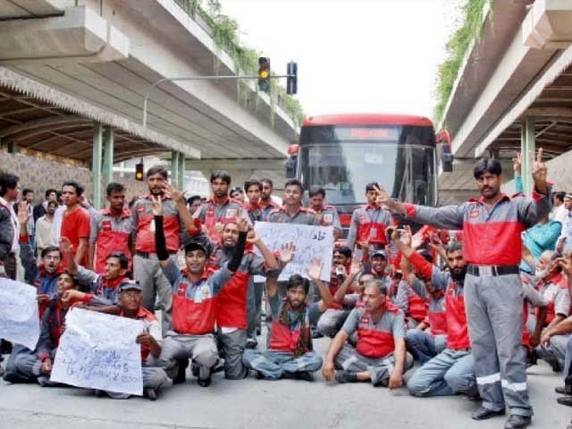 راولپنڈی اسلام آباد میں میٹروبس ملازمین کی دوبارہ ہڑتال