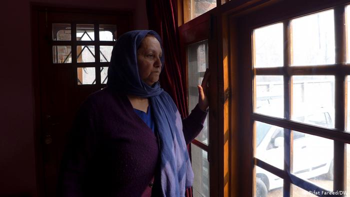 ایک ماں، جو لاپتہ کشمیریوں کے لیے لڑ رہی ہے